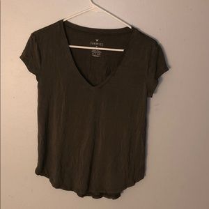 Green shirt sleeve shirt